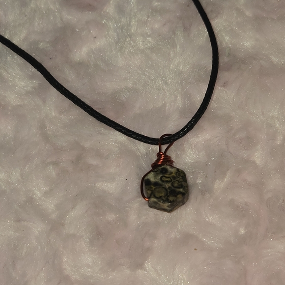 Artisan Hexagon Leopard Skin Jasper Stone Pendant Necklace - Picture 2 of 4